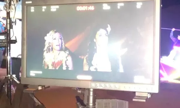 Ophélie Winter sur le tournage du court-métrage "Au fond du trou" sur le thème de l'affaire des enfants de la Creuse produit par Wopé prod