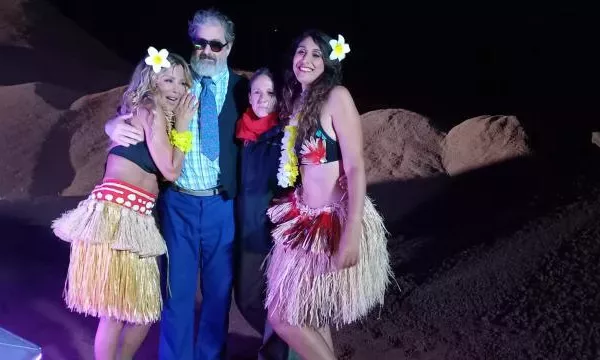 Ophélie Winter sur le tournage du court-métrage "Au fond du trou" sur le thème de l'affaire des enfants de la Creuse produit par Wopé prod