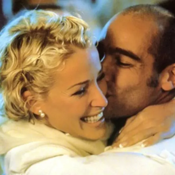Ophélie Winter et Jean-Marc Barr dans le film Folle d'elle de Jérôme Cornuau